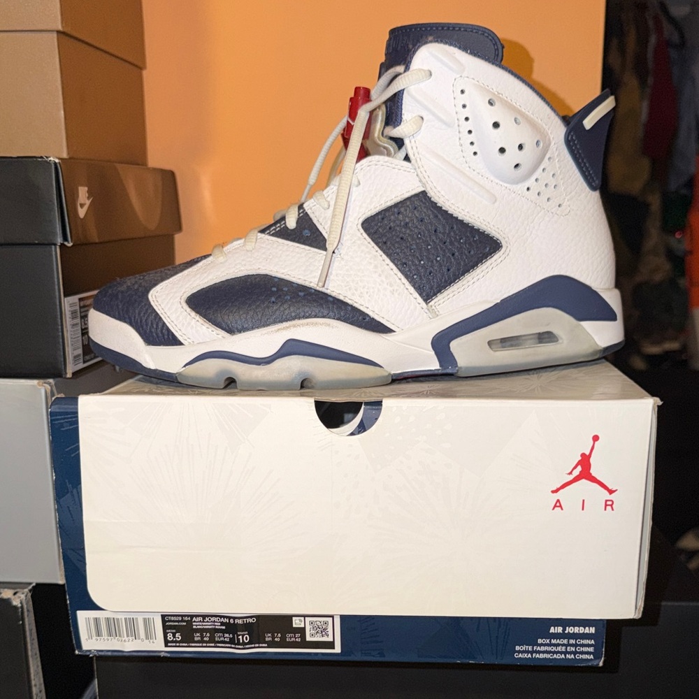 Olympic Jordan 6 size 8.5